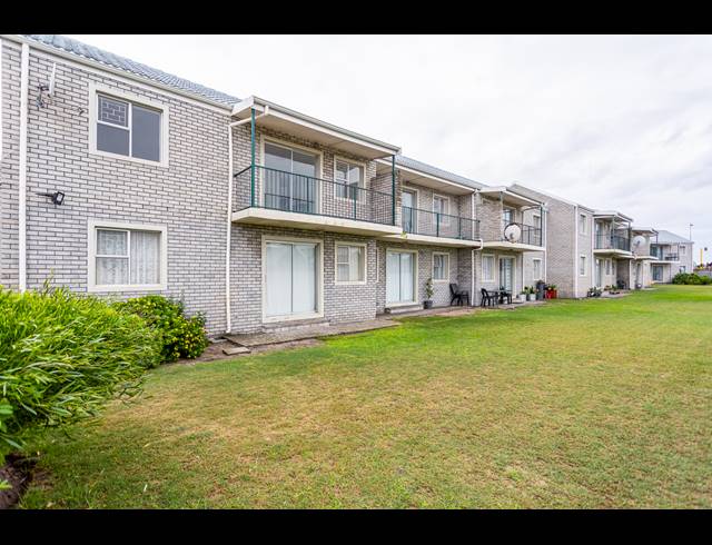 2 BEDROOM FLAT SOLD IN BLOUBERG SANDS